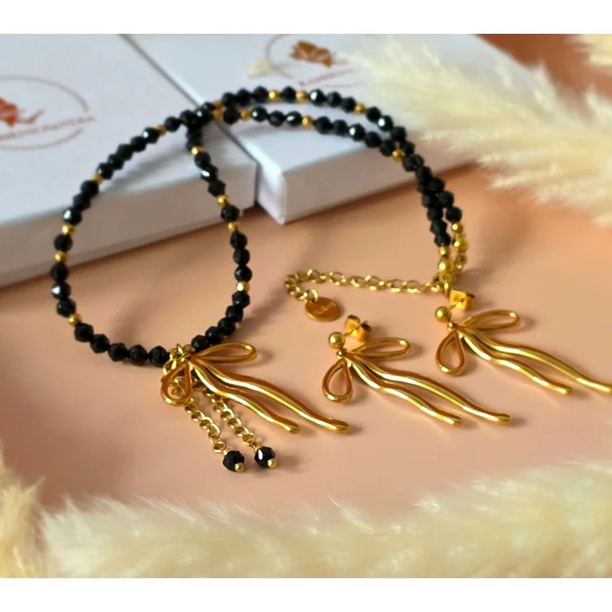 Zestaw z kokardą Spinel, Hematyt